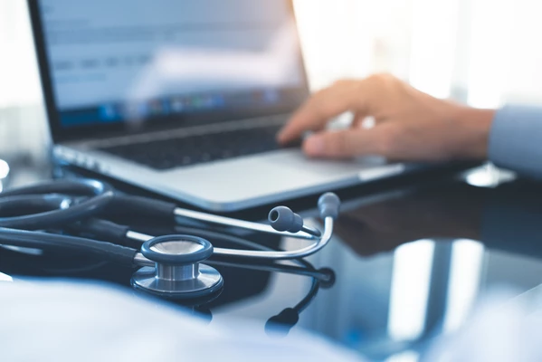How to teach medical residents? An online learning platform like this resident is using